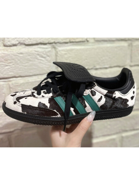 👟ADIDASスニーカー👟