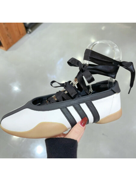 👟ADIDASスニーカー👟