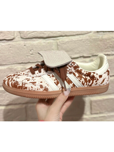👟ADIDASスニーカー👟