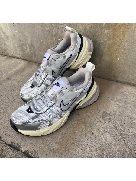 👟NIKEスニーカー👟