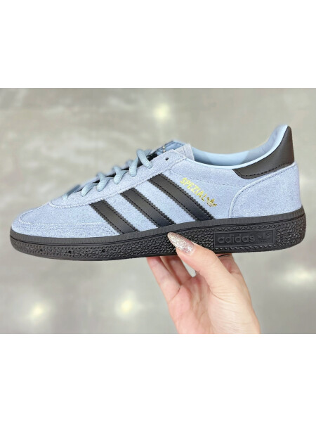 👟ADIDASスニーカー👟