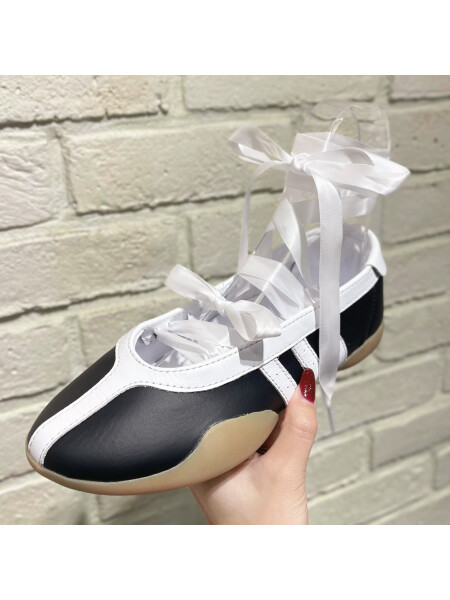 👟ADIDASスニーカー👟