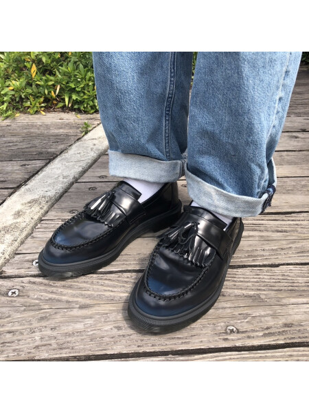 大人気！エイドリアンローファーの新作です💙
